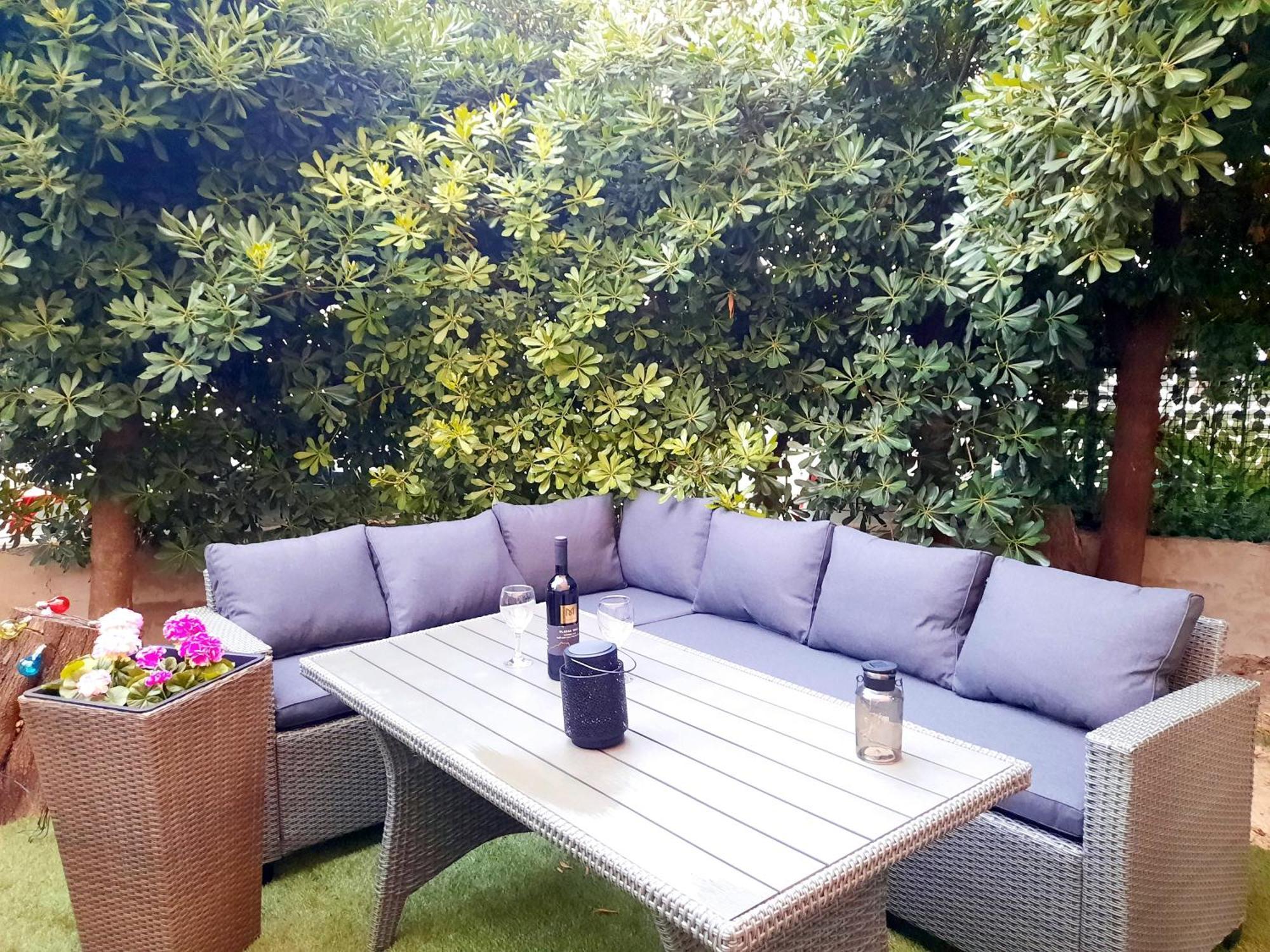 Split Symphony Veranda: Modern, New Apartment Eksteriør billede